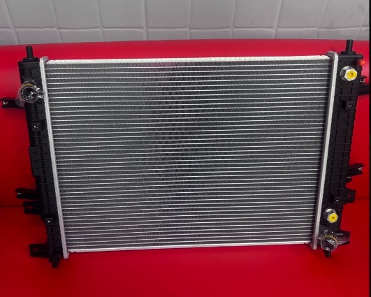 Радиатор охлаждения Chery Tiggo 7 Pro (с отверстием для датчика) CN00261216