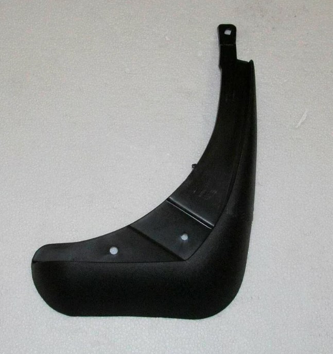 Брызговик передний правый Lifan Breez L8403023