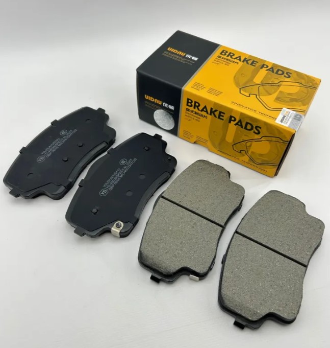 Колодки передние Geely Monjaro Джили Монжаро нового образца 6608107332 / 6608101664