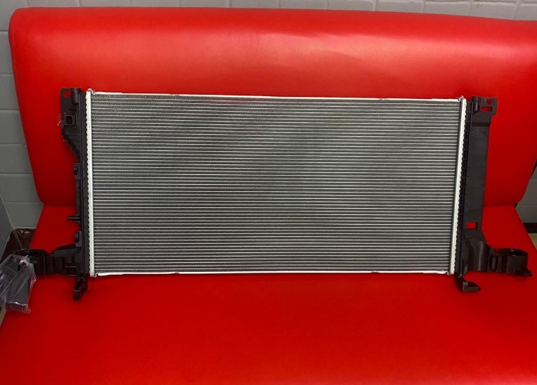 Радиатор охлаждения двигателя GEELY MONJARO KX11, Geely Tugella CN00171216