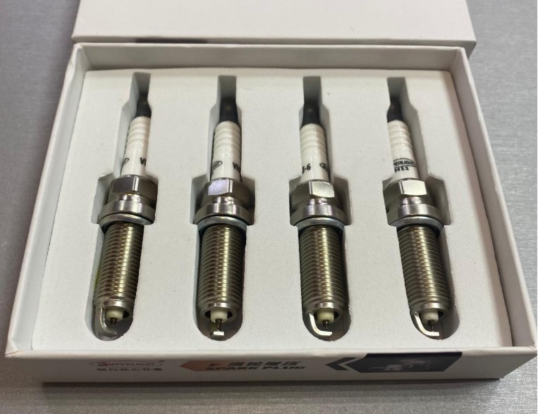 Свеча зажигания комплект 4 штуки GEELY MONJARO KX11 2036014400