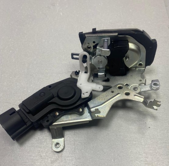 Замок двери задний правый Lifan X60 (Уценка имеет повреждения)S6205210